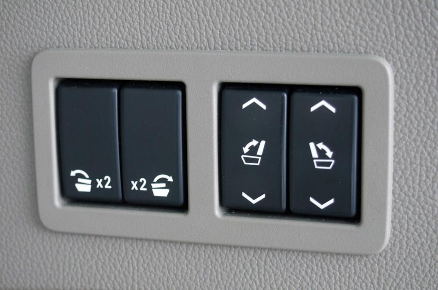  Chevrolet Tahoe 2015 года  (фото 20 из 62)